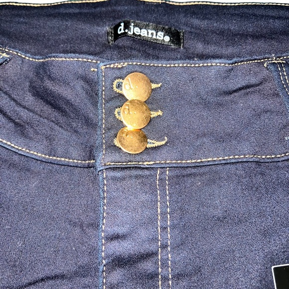 NEW D. Jeans Women’s Dark Denim Capris Plus Size 20W - Picture 2 of 6